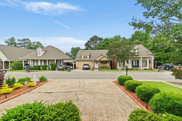 5 Bridgefield Ct., Hattiesburg, MS 39402