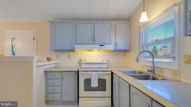788 CHESTNUT DR, North Wales, PA 19454