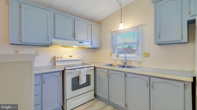 788 CHESTNUT DR, North Wales, PA 19454