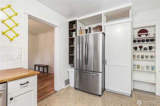 1939 Gregory Way, Bremerton, WA 98337