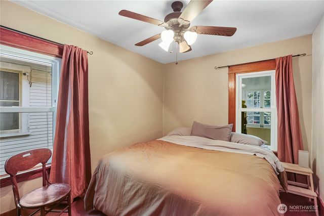 1939 Gregory Way, Bremerton, WA 98337