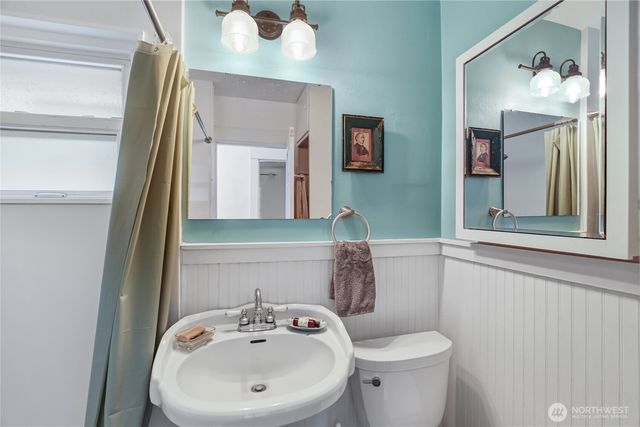 1939 Gregory Way, Bremerton, WA 98337