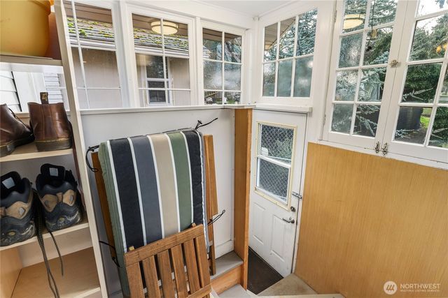 1939 Gregory Way, Bremerton, WA 98337