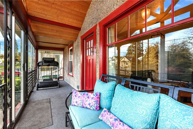 1939 Gregory Way, Bremerton, WA 98337