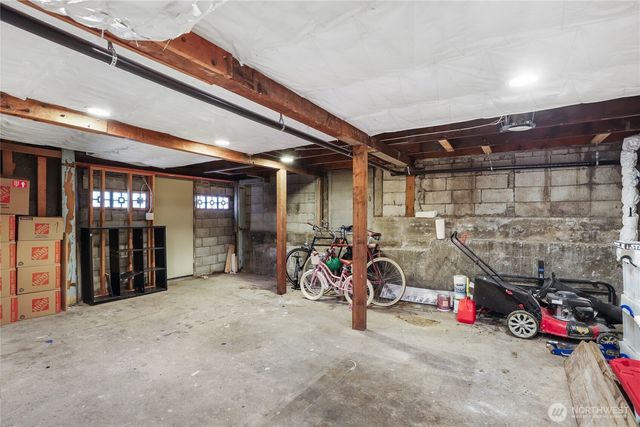 1939 Gregory Way, Bremerton, WA 98337