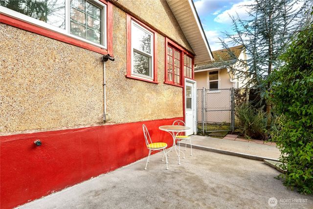 1939 Gregory Way, Bremerton, WA 98337