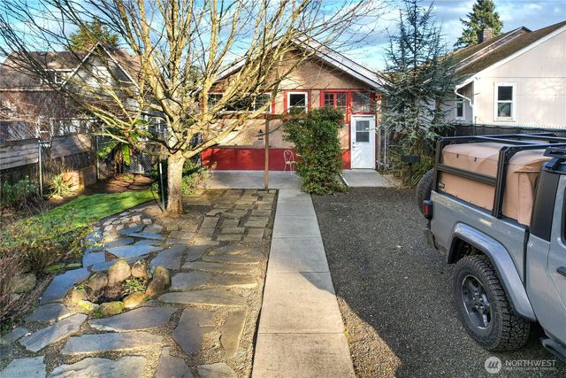 1939 Gregory Way, Bremerton, WA 98337