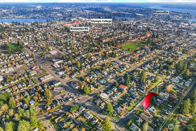 1939 Gregory Way, Bremerton, WA 98337