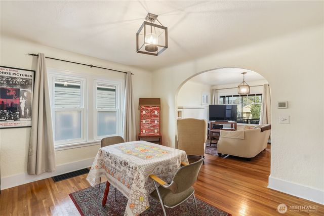 1939 Gregory Way, Bremerton, WA 98337