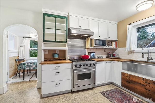 1939 Gregory Way, Bremerton, WA 98337