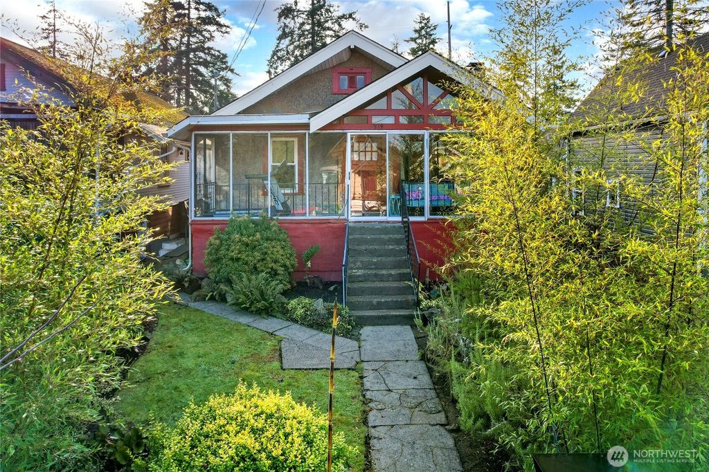 1939 Gregory Way, Bremerton, WA 98337