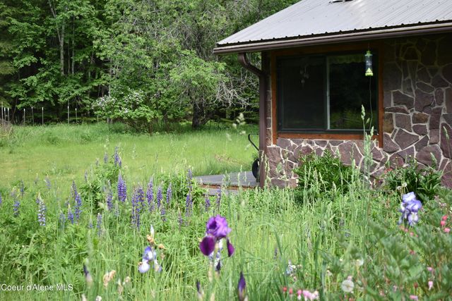 506 Bearfoot Hollow, Sandpoint, ID 83864