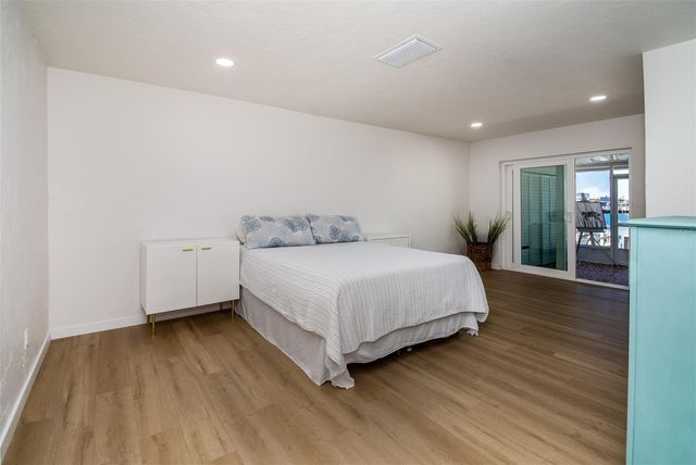 128 BOCA CIEGA POINT BOULEVARD N, St Petersburg, FL 33708