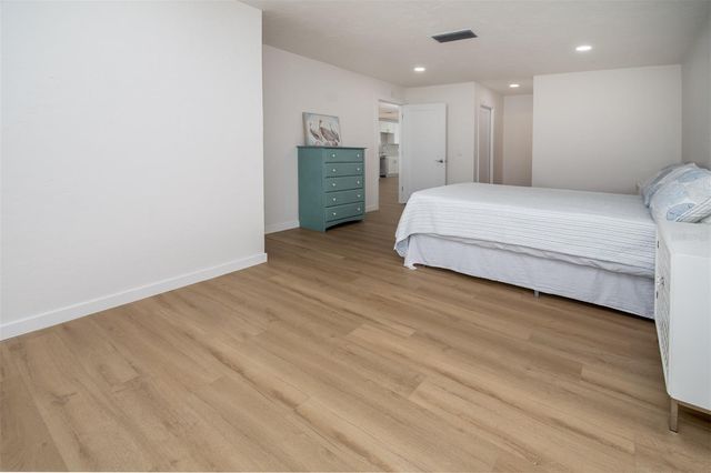 128 BOCA CIEGA POINT BOULEVARD N, St Petersburg, FL 33708