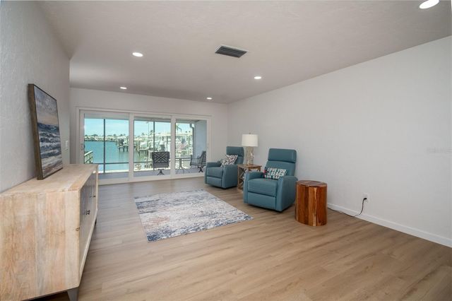 128 BOCA CIEGA POINT BOULEVARD N, St Petersburg, FL 33708