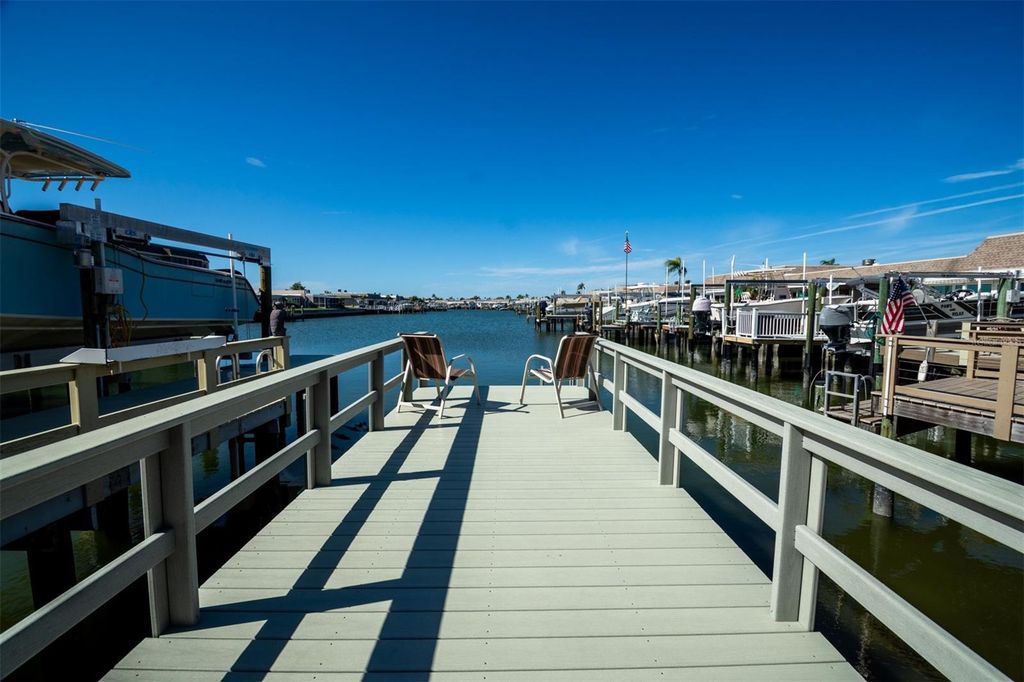 128 BOCA CIEGA POINT BOULEVARD N, St Petersburg, FL 33708