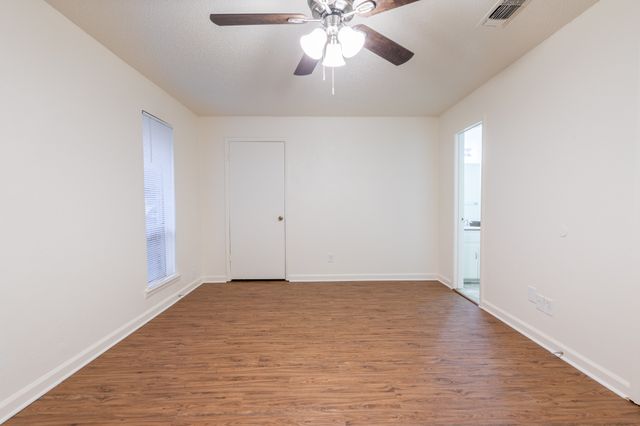 756 E Pecan Street 762, Hurst, TX 76053