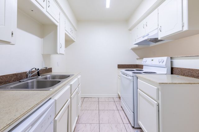 756 E Pecan Street 762, Hurst, TX 76053