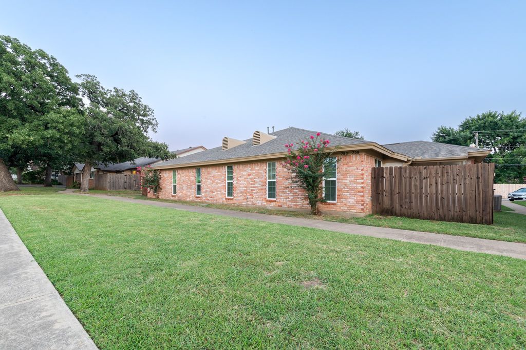 756 E Pecan Street 762, Hurst, TX 76053