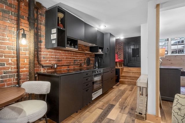 17 Grove Street 1, Boston, MA 02114