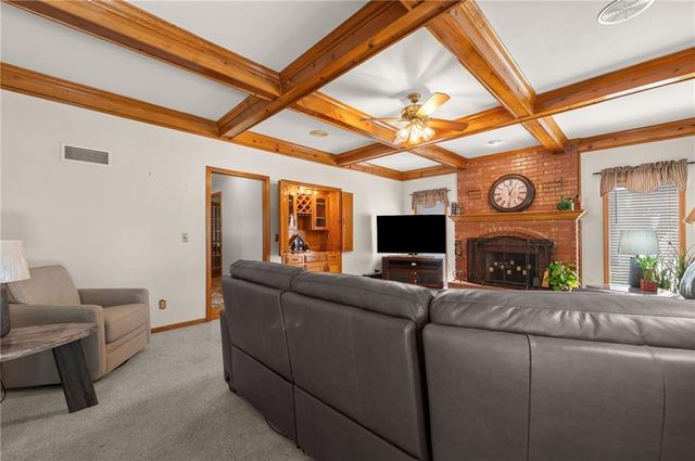 7648 N Lucerne Court, Kansas City, MO 64151