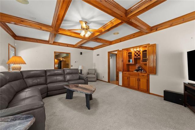 7648 N Lucerne Court, Kansas City, MO 64151