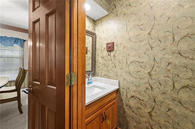 7648 N Lucerne Court, Kansas City, MO 64151