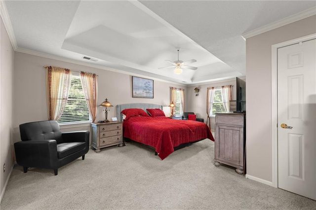 7648 N Lucerne Court, Kansas City, MO 64151