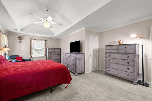 7648 N Lucerne Court, Kansas City, MO 64151