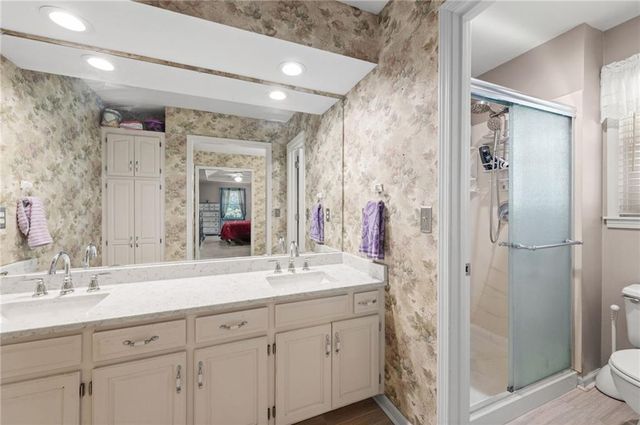 7648 N Lucerne Court, Kansas City, MO 64151