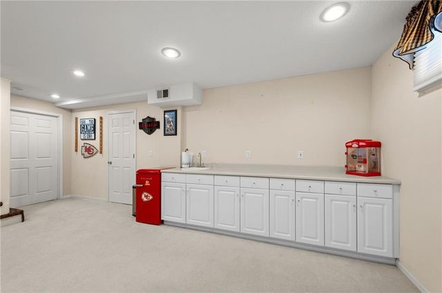 7648 N Lucerne Court, Kansas City, MO 64151