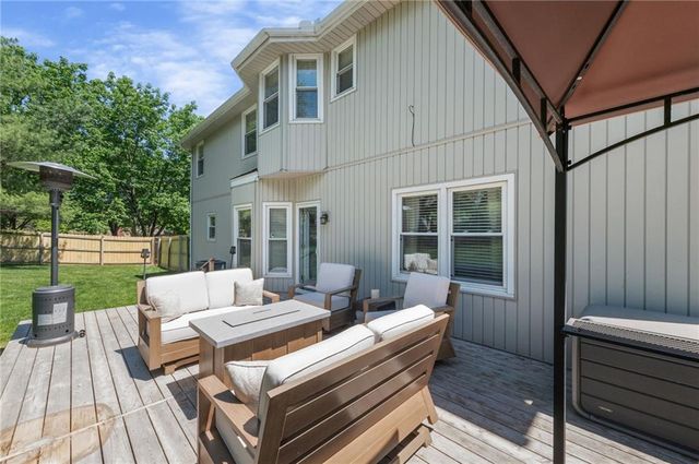 7648 N Lucerne Court, Kansas City, MO 64151