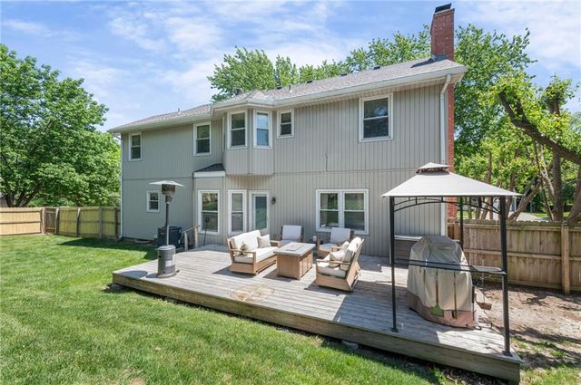 7648 N Lucerne Court, Kansas City, MO 64151