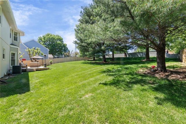7648 N Lucerne Court, Kansas City, MO 64151