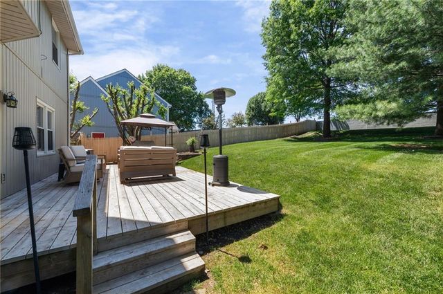 7648 N Lucerne Court, Kansas City, MO 64151