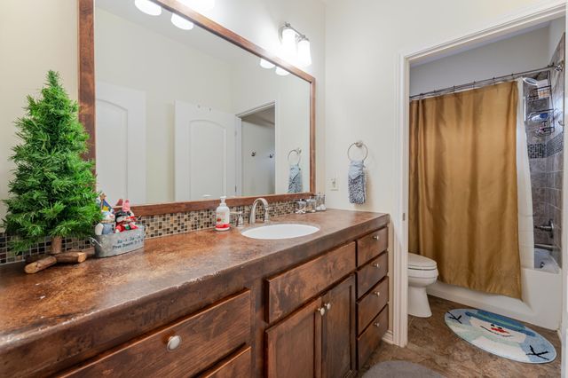 1085 Walking Horse Drive, Stephenville, TX 76401