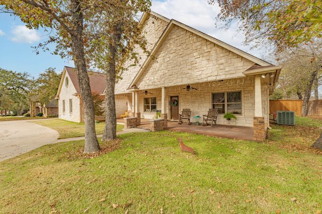 1085 Walking Horse Drive, Stephenville, TX 76401