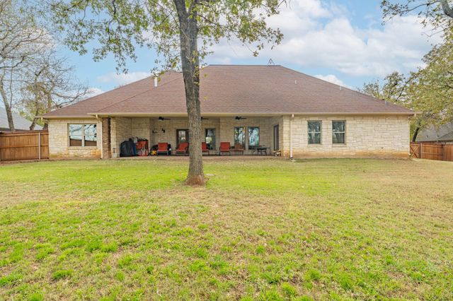 1085 Walking Horse Drive, Stephenville, TX 76401