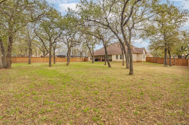 1085 Walking Horse Drive, Stephenville, TX 76401
