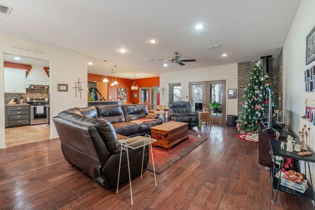 1085 Walking Horse Drive, Stephenville, TX 76401