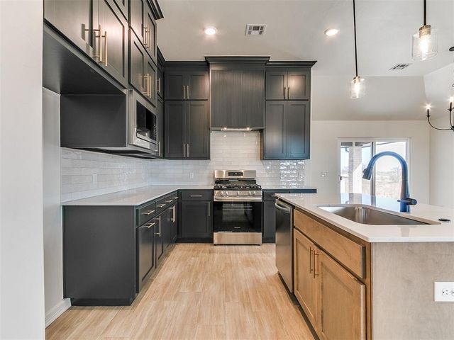 12005 NW 120th Street, Yukon, OK 73099