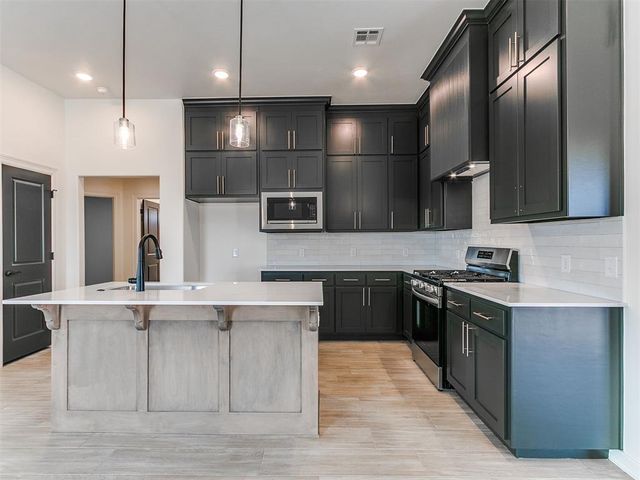 12005 NW 120th Street, Yukon, OK 73099