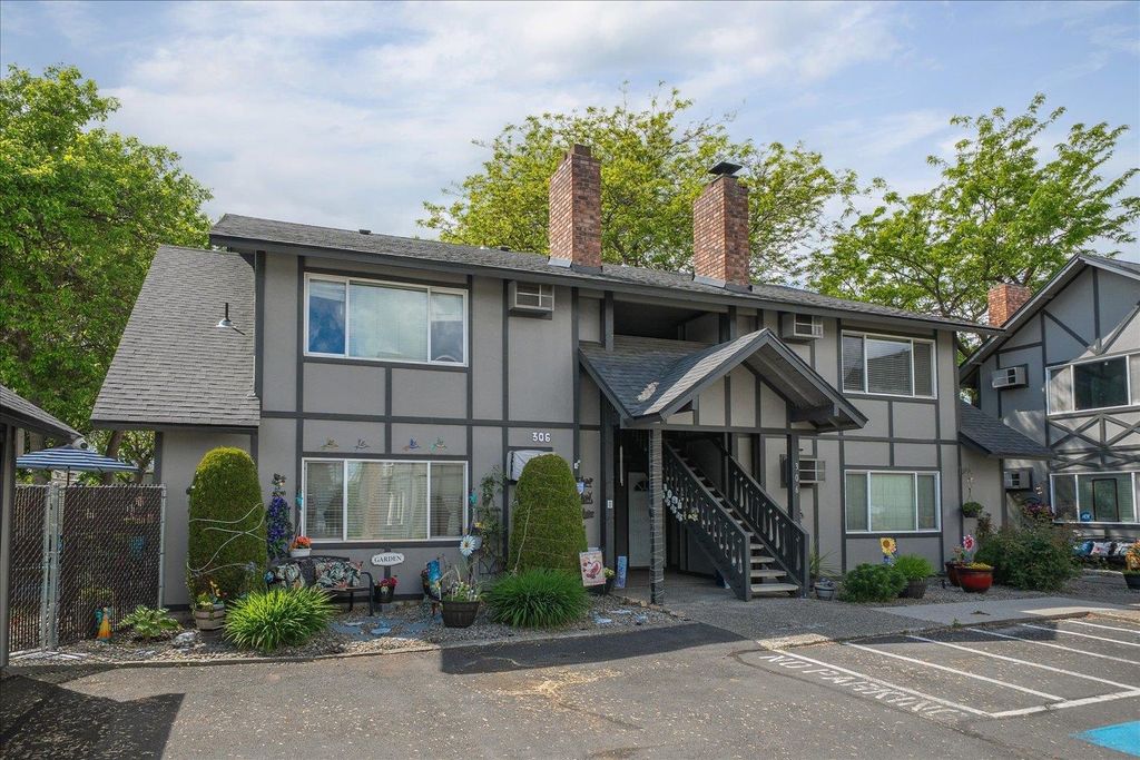 306 E Weile Ave, Spokane, WA 99208