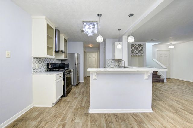 19334 Strathmore Place Lane, Katy, TX 77449