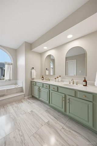 3005 Cross View Estate, Unincorporated, MO 63129