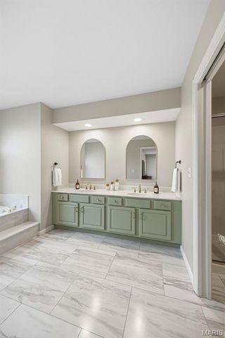 3005 Cross View Estate, Unincorporated, MO 63129