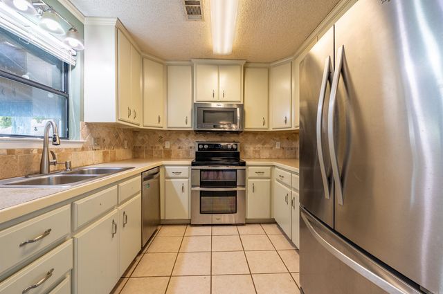 125 Spring Oak Drive, Sherwood, AR 72120