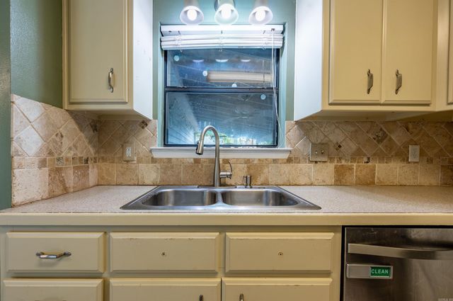 125 Spring Oak Drive, Sherwood, AR 72120