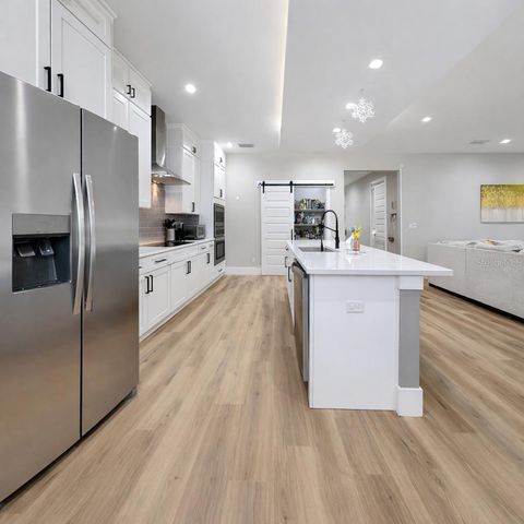 2720 S SHINE AVENUE, Orlando, FL 32806