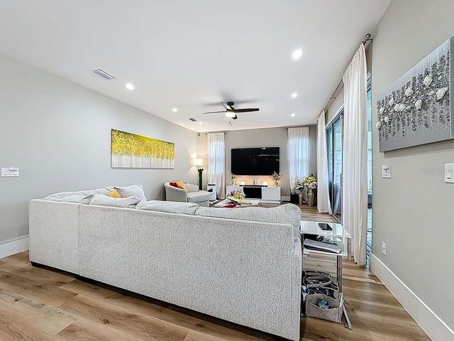 2720 S SHINE AVENUE, Orlando, FL 32806